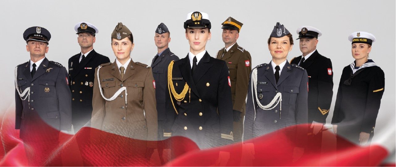 9 osób w mundurach różnych służb