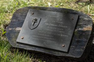 Tablica upamiętniająca por. Zygmunta Szuleckiego -program" Katyń - Dęby Pamięci"