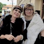 od lewej wicedyrektorki: Katarzyna Rakowska, Barbara Zin-Dziedzic w strojach z lat 20 XX w.